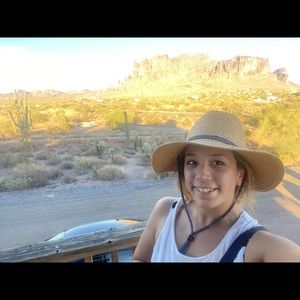 Meet your Posher, Christina